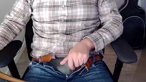 Snapshot of sneakybill82 chatting on October 2025 06:36:02 AM Sneakybill online show from October 2025 06:36:02 AM