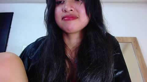 Snapshot of sneakyy_fantasy chatting on December 2024 06:54:01 AM Hellen  online show from December 2024 06:54:01 AM