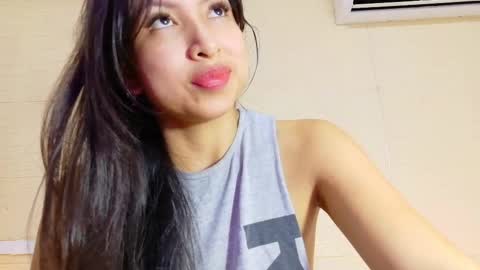 Snapshot of sneakyy_fantasy chatting on March 2025 03:50:01 AM Hellen  online show from March 2025 03:50:01 AM