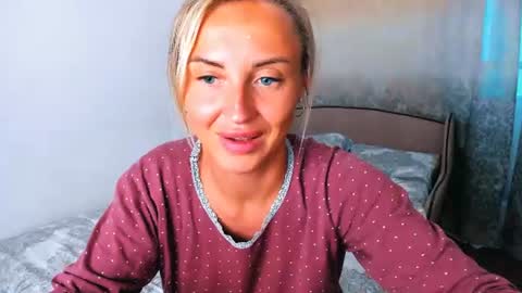 Snapshot of snezanablond chatting on July 2026 06:18:01 PM Sneja online show from July 2026 06:18:01 PM