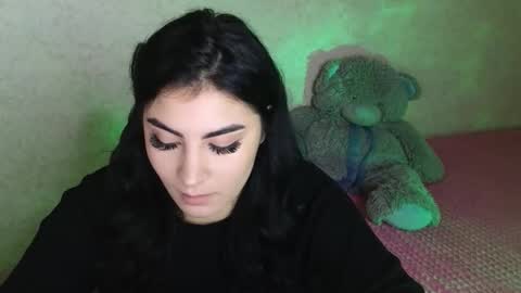 Snapshot of snickertail chatting on October 2025 05:00:01 PM Olivia online show from October 2025 05:00:01 PM