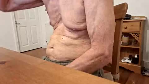 Snapshot of snooty05 chatting on October 2025 08:55:02 PM Snooty online show from October 2025 08:55:02 PM