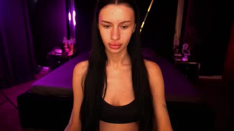 snow_whiteeex online show from September 2025 05:40:01 AM