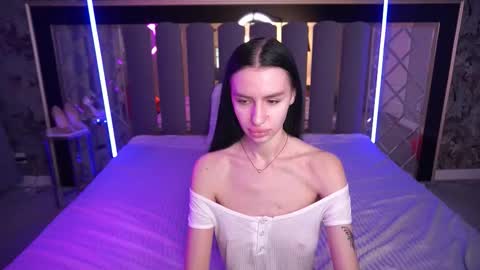 snow_whiteeex online show from March 2026 07:15:01 AM