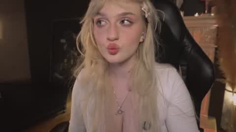 Ellie online show from June 2026 05:19:02 PM