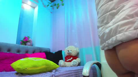 Snapshot of soffi_roberts chatting on February 2025 04:04:02 PM sofiia online show from February 2025 04:04:02 PM