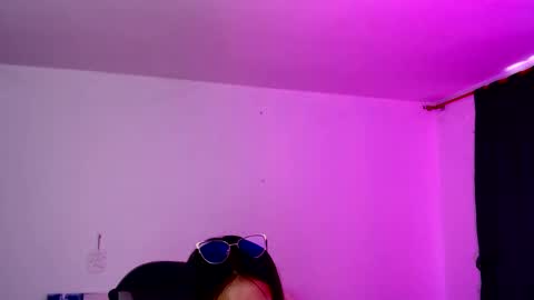 sofia online show from November 2025 03:18:02 PM