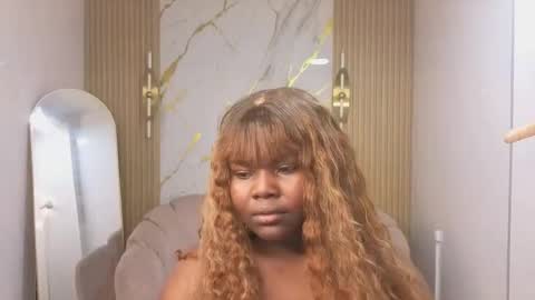 soffia_b online show from November 2025 08:22:01 PM