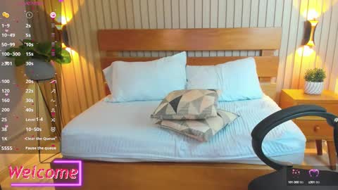 Snapshot of soffia_modre chatting on December 2024 09:07:02 AM Help me achieve 100 thumbs up online show from December 2024 09:07:02 AM