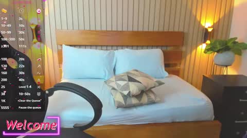 Snapshot of soffia_modre chatting on December 2024 08:55:02 AM Help me achieve 100 thumbs up online show from December 2024 08:55:02 AM