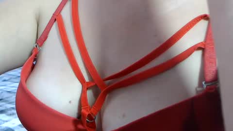 Sofa Castellanos online show from June 2026 04:33:01 PM