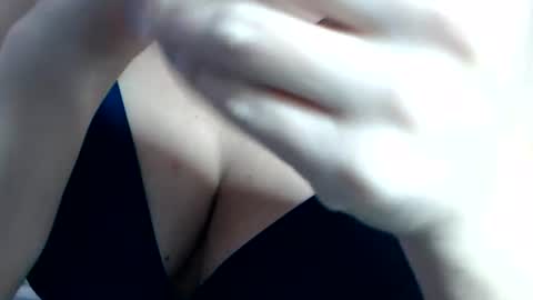 Sofa Castellanos online show from July 2026 05:16:01 PM