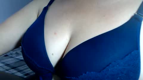 Sofa Castellanos online show from July 2026 02:13:01 PM
