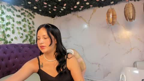 Snapshot of sofi__18_ chatting on September 2025 10:48:02 AM SOFI online show from September 2025 10:48:02 AM