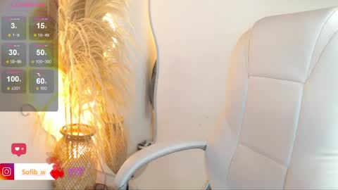 Snapshot of sofi_lennox chatting on July 2026 12:42:02 PM Sofi online show from July 2026 12:42:02 PM
