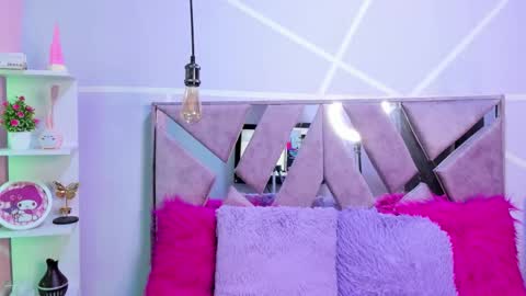 Sofi Noa online show from September 2025 11:44:01 AM