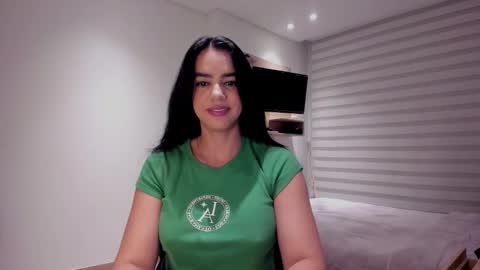 Sofi Saenzz  online show from October 2025 12:08:02 AM