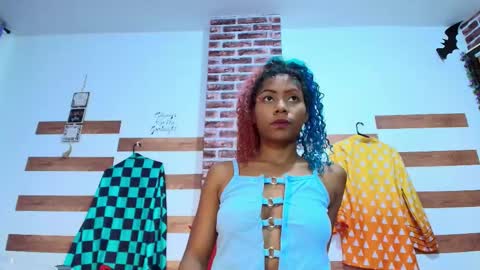 sofia online show from November 2025 02:32:02 AM