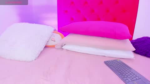 Snapshot of sofia_girl_ chatting on December 2024 07:32:01 AM SOFIA online show from December 2024 07:32:01 AM