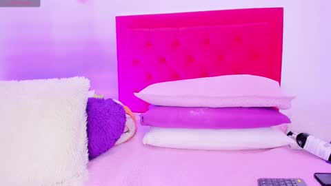 Snapshot of sofia_girl_ chatting on January 2025 07:32:02 AM SOFIA online show from January 2025 07:32:02 AM