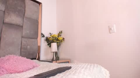 S O F I A  online show from January 2026 11:36:02 AM