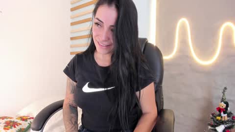 Snapshot of sofia_riveraa chatting on December 2024 08:25:02 PM SOFIA online show from December 2024 08:25:02 PM