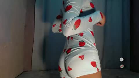 Snapshot of sofia_sweetheart18 chatting on May 2026 09:19:01 PM sofia_sweetheart18 online show from May 2026 09:19:01 PM