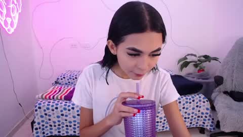 Snapshot of sofia_tgn chatting on May 2026 06:37:01 PM sofia_tgn online show from May 2026 06:37:01 PM