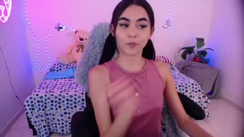 Snapshot of sofia_tgn chatting on June 2026 06:35:01 PM sofia_tgn online show from June 2026 06:35:01 PM