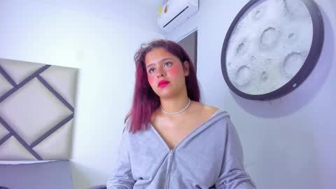 Sofa online show from February 2026 01:31:02 PM