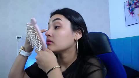 Sofia online show from November 2025 12:15:02 PM