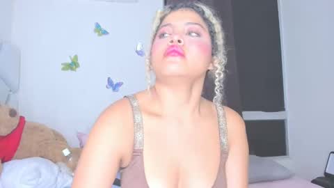 Snapshot of sofiacastillo01 chatting on April 2026 01:42:02 AM sofiacastillo01 online show from April 2026 01:42:02 AM