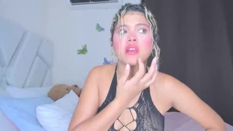 Snapshot of sofiacastillo01 chatting on May 2026 02:33:02 PM sofiacastillo01 online show from May 2026 02:33:02 PM