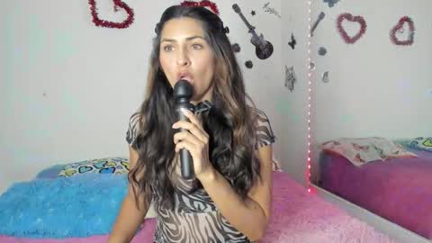 sofiacruz16 online show from November 2025 02:33:02 AM