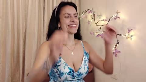 Snapshot of sofibelladelavega chatting on April 2026 07:20:01 PM Sofi Bella online show from April 2026 07:20:01 PM