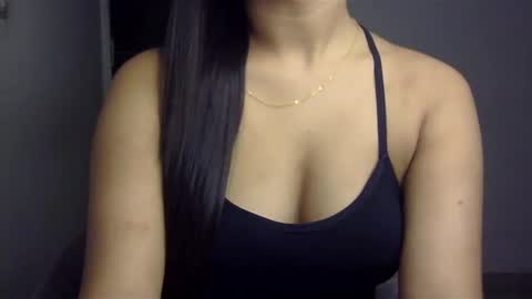 Snapshot of sofie_diva chatting on February 2025 05:46:01 PM divya online show from February 2025 05:46:01 PM