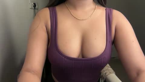 Snapshot of sofie_diva chatting on April 2026 07:04:01 PM divya online show from April 2026 07:04:01 PM