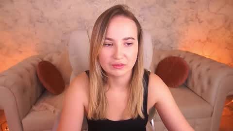 Snapshot of sofiebloom chatting on November 2025 12:13:02 AM Sofie online show from November 2025 12:13:02 AM