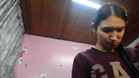 sofii_cute01 online show from February 2025 11:30:01 AM