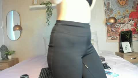sofii_wild online show from May 2026 12:26:02 PM