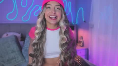 Snapshot of sofly_s chatting on November 2025 12:31:02 PM Sofi online show from November 2025 12:31:02 PM