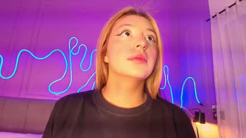 Snapshot of sofly_s chatting on May 2026 11:39:01 AM Sofi online show from May 2026 11:39:01 AM