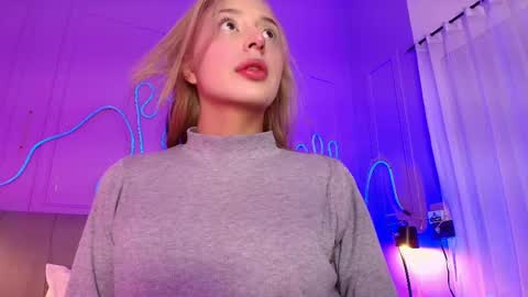 Snapshot of sofly_s chatting on May 2026 11:51:01 AM Sofi online show from May 2026 11:51:01 AM