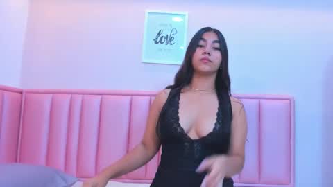 Rose  online show from December 2025 11:39:02 AM