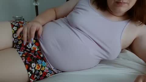 Snapshot of softenbyyy chatting on September 2025 07:50:02 PM chubby enby sissy online show from September 2025 07:50:02 PM