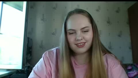 Snapshot of softhypnose chatting on June 2026 12:06:01 PM softhypnose online show from June 2026 12:06:01 PM