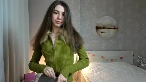 Kelly online show from November 2025 03:33:02 PM