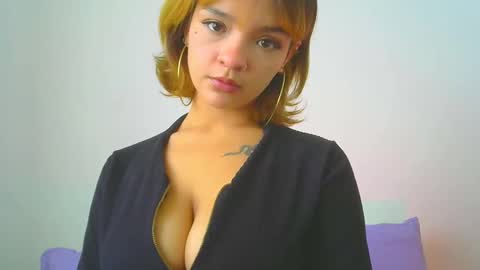 softy19 online show from December 2025 07:10:01 PM