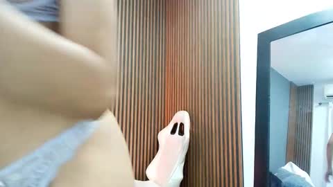 sofy west online show from September 2025 10:34:02 PM