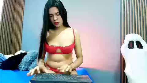 sofy west online show from September 2025 10:44:01 PM